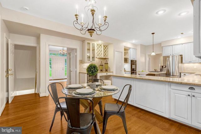 11181 LONGWOOD GROVE DR, Reston, VA 20194