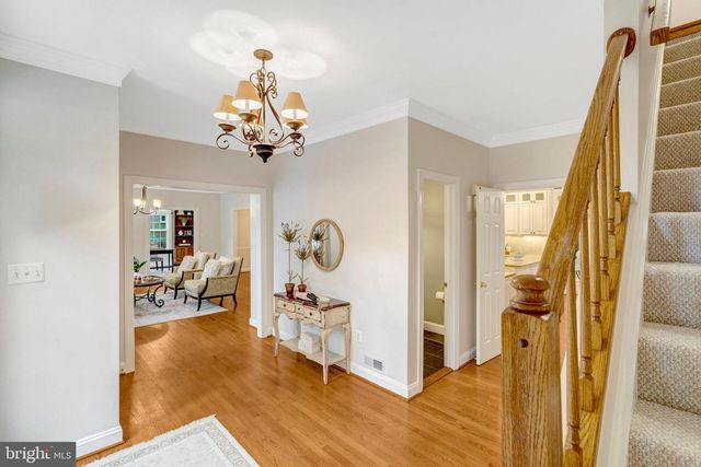 11181 LONGWOOD GROVE DR, Reston, VA 20194