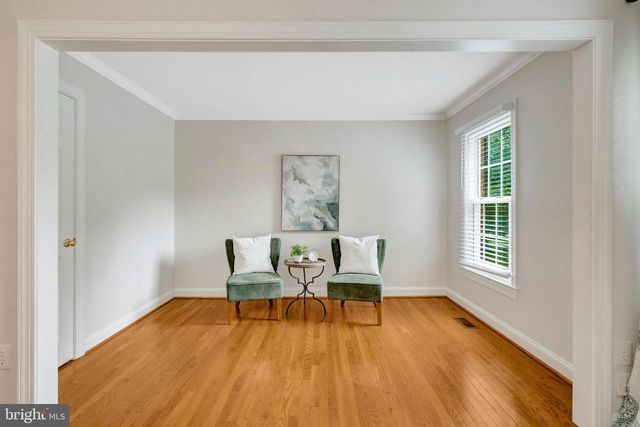 11181 LONGWOOD GROVE DR, Reston, VA 20194