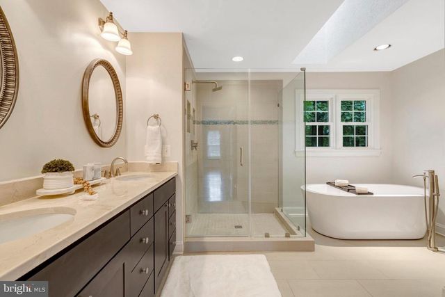 11181 LONGWOOD GROVE DR, Reston, VA 20194