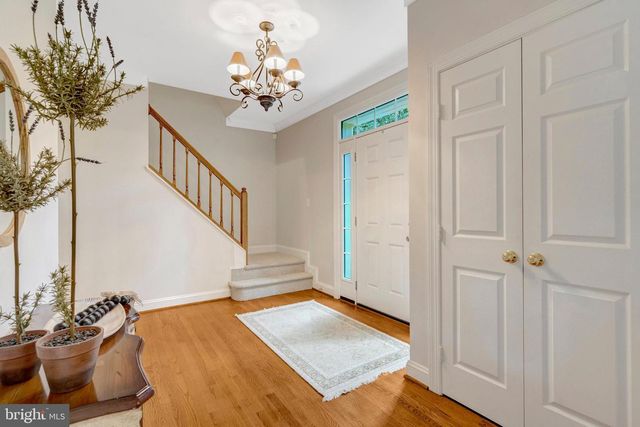 11181 LONGWOOD GROVE DR, Reston, VA 20194