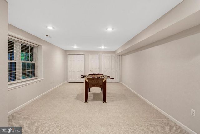 11181 LONGWOOD GROVE DR, Reston, VA 20194