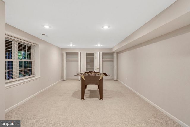 11181 LONGWOOD GROVE DR, Reston, VA 20194