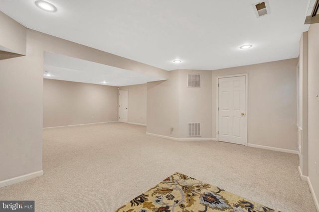 11181 LONGWOOD GROVE DR, Reston, VA 20194