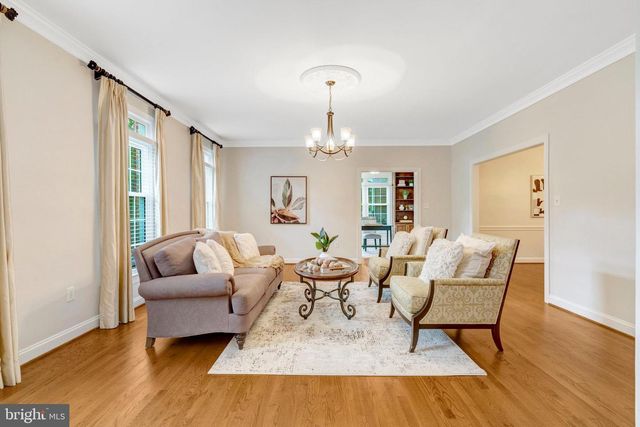 11181 LONGWOOD GROVE DR, Reston, VA 20194