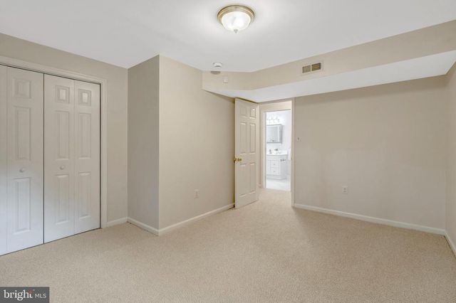 11181 LONGWOOD GROVE DR, Reston, VA 20194