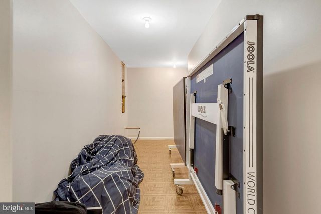 11181 LONGWOOD GROVE DR, Reston, VA 20194