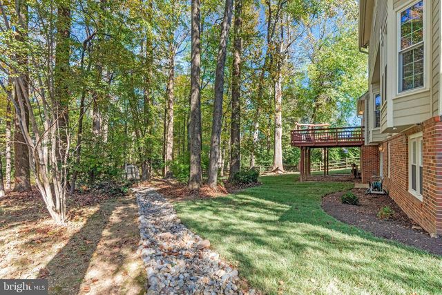 11181 LONGWOOD GROVE DR, Reston, VA 20194