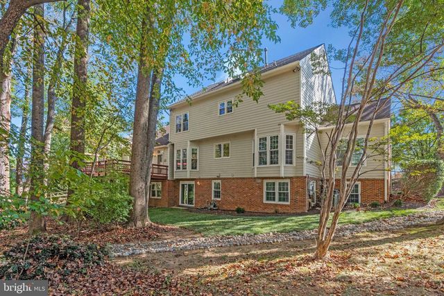 11181 LONGWOOD GROVE DR, Reston, VA 20194