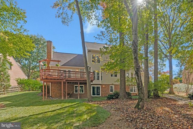 11181 LONGWOOD GROVE DR, Reston, VA 20194