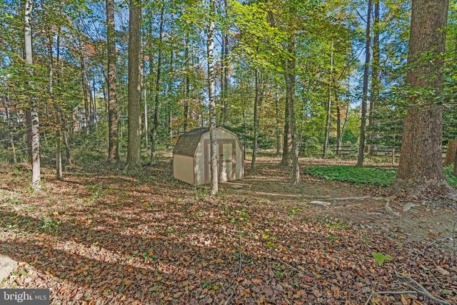 11181 LONGWOOD GROVE DR, Reston, VA 20194