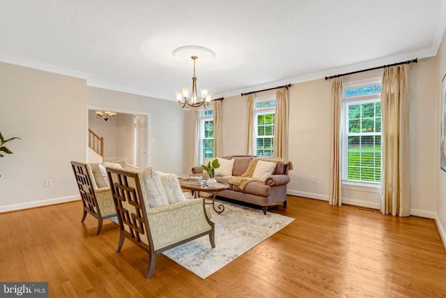 11181 LONGWOOD GROVE DR, Reston, VA 20194