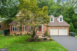 11181 LONGWOOD GROVE DR, Reston, VA 20194