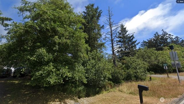 354 Mount Olympus Avenue SE, Ocean Shores, WA 98569