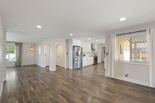 932 Sylvia Dr, Lodi, CA 95240