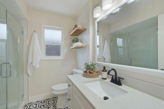 932 Sylvia Dr, Lodi, CA 95240