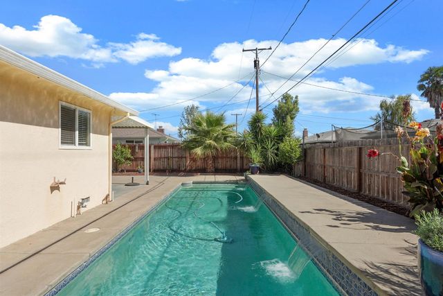 932 Sylvia Dr, Lodi, CA 95240