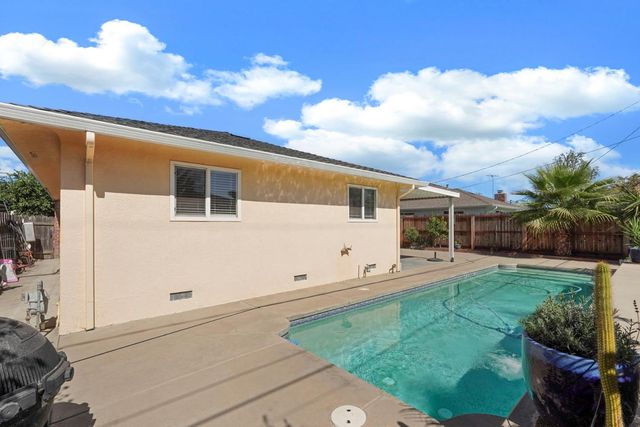 932 Sylvia Dr, Lodi, CA 95240