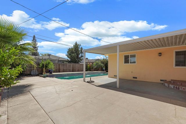932 Sylvia Dr, Lodi, CA 95240