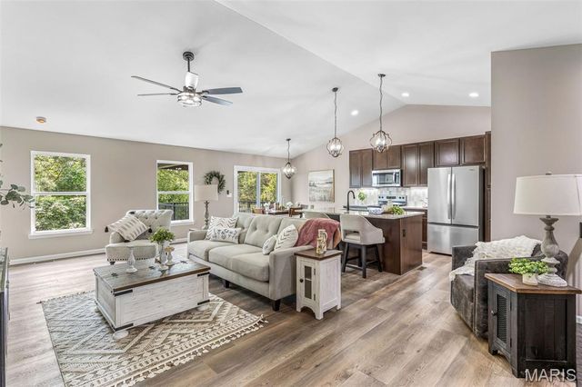 758 Blake Drive, Hillsboro, MO 63050