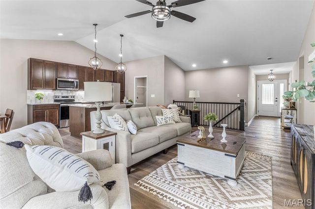 758 Blake Drive, Hillsboro, MO 63050