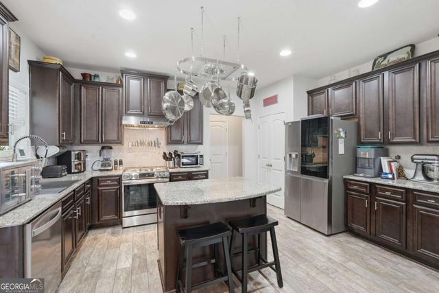 618 Ocean Avenue, Canton, GA 30114