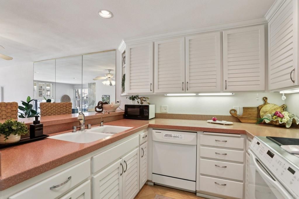 Image 14 of property listing at 7126 Marina Pacifica Drive, Long Beach, CA 90803