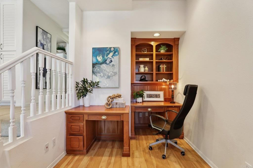 Image 24 of property listing at 7126 Marina Pacifica Drive, Long Beach, CA 90803