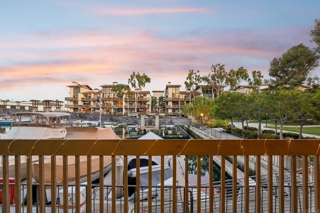 Image 30 of property listing at 7126 Marina Pacifica Drive, Long Beach, CA 90803