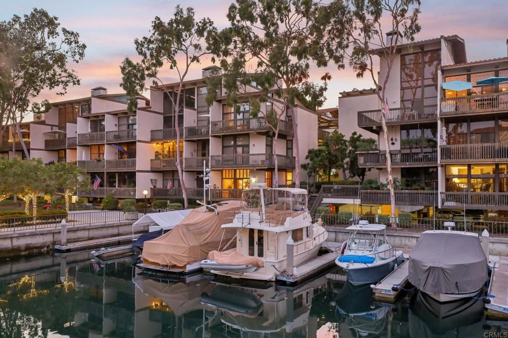 Image 53 of property listing at 7126 Marina Pacifica Drive, Long Beach, CA 90803
