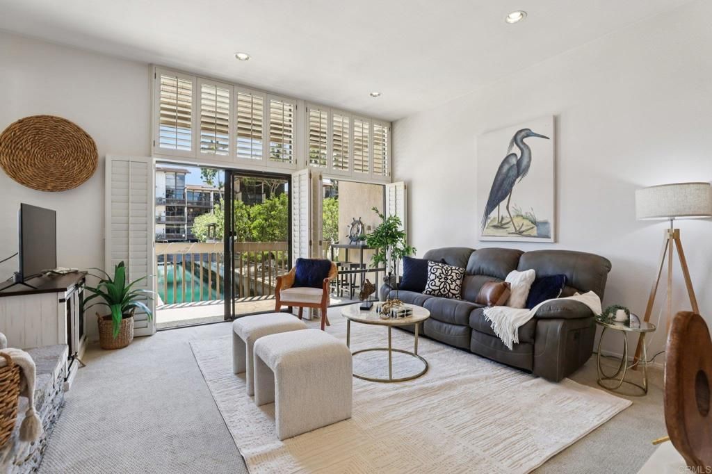 Image 7 of property listing at 7126 Marina Pacifica Drive, Long Beach, CA 90803