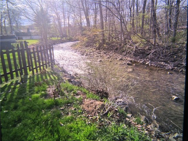 135 Mennonite Camp Rd, Mt Pleasant Twp, PA 15666