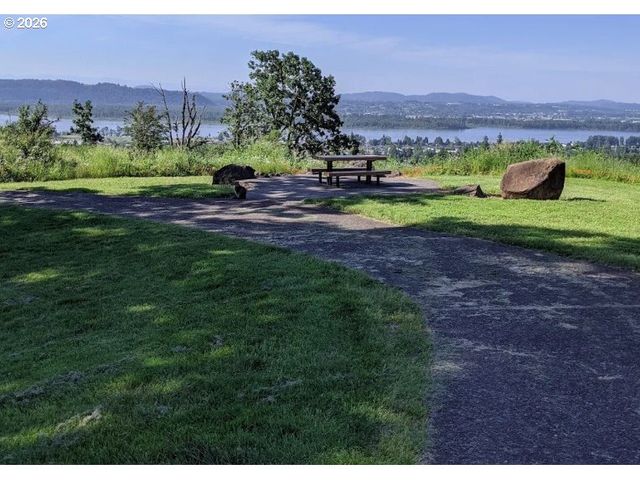 265 W W St, Washougal, WA 98671