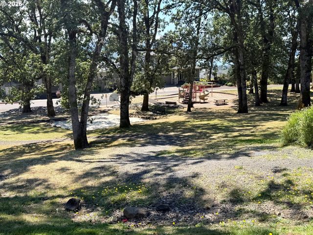 265 W W St, Washougal, WA 98671
