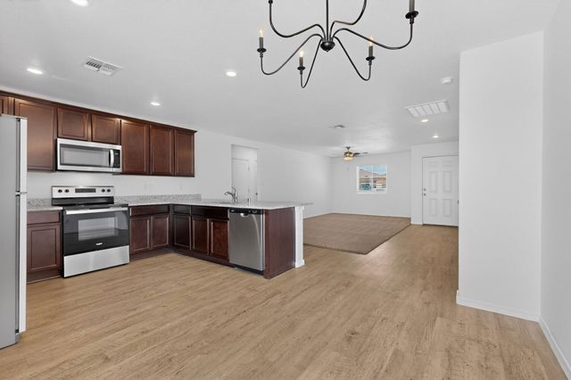2501 Desi Loop, Belen, NM 87002