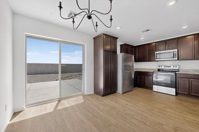 2501 Desi Loop, Belen, NM 87002