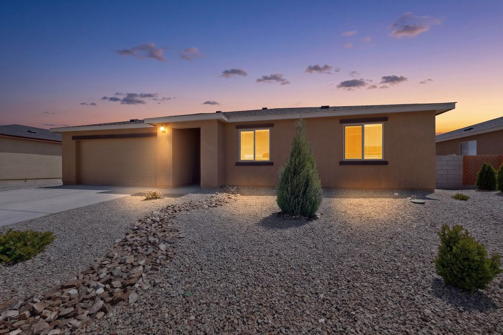 2501 Desi Loop, Belen, NM 87002