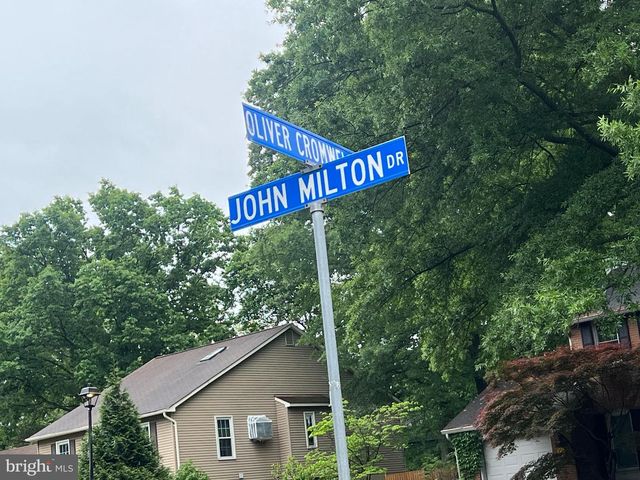 2584 JOHN MILTON DR, Herndon, VA 20171