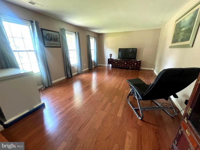 2584 JOHN MILTON DR, Herndon, VA 20171