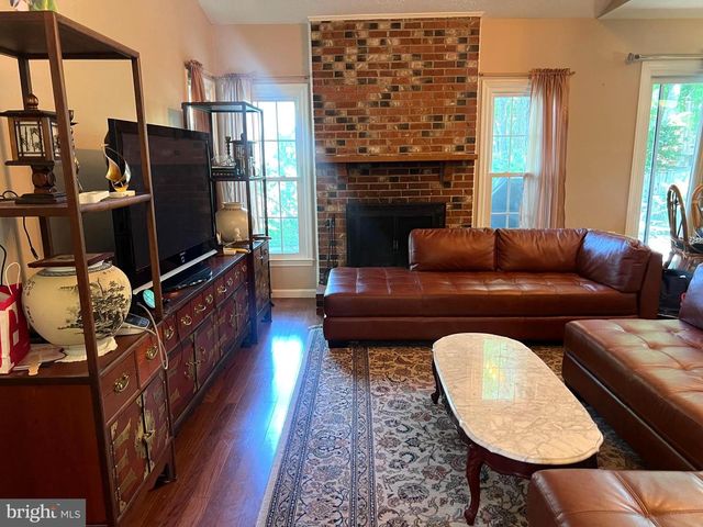 2584 JOHN MILTON DR, Herndon, VA 20171