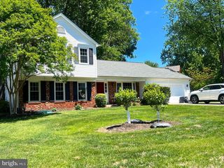 2584 JOHN MILTON DR, Herndon, VA 20171