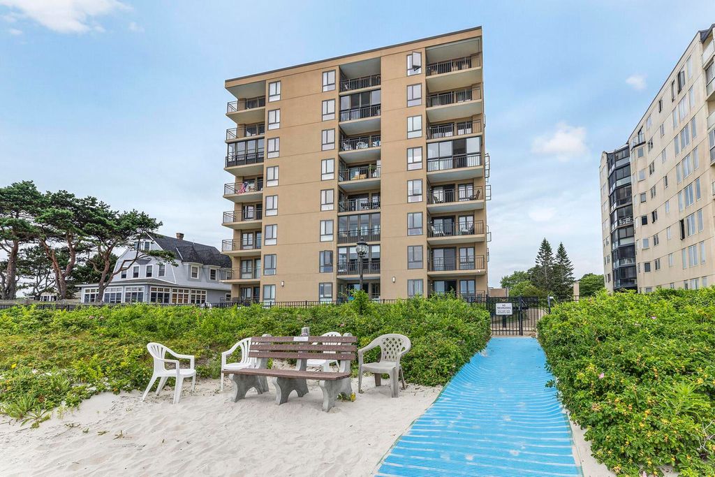 205 E Grand Avenue 2A, Old Orchard Beach, ME 04064 — exterior