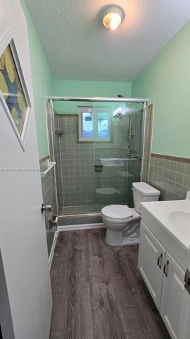 5911 SW 6th St 2, Miami, FL 33144