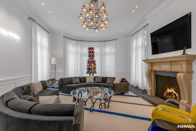 38 Rio Vista Drive, Alpine, NJ 07620