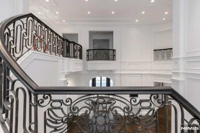 38 Rio Vista Drive, Alpine, NJ 07620