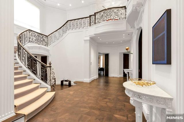 38 Rio Vista Drive, Alpine, NJ 07620