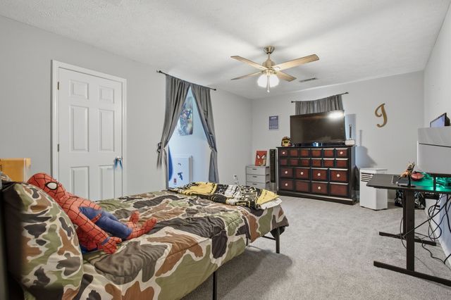 115 Pin Oaks Ln, Hohenwald, TN 38462