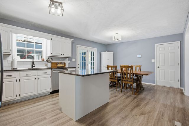 115 Pin Oaks Ln, Hohenwald, TN 38462