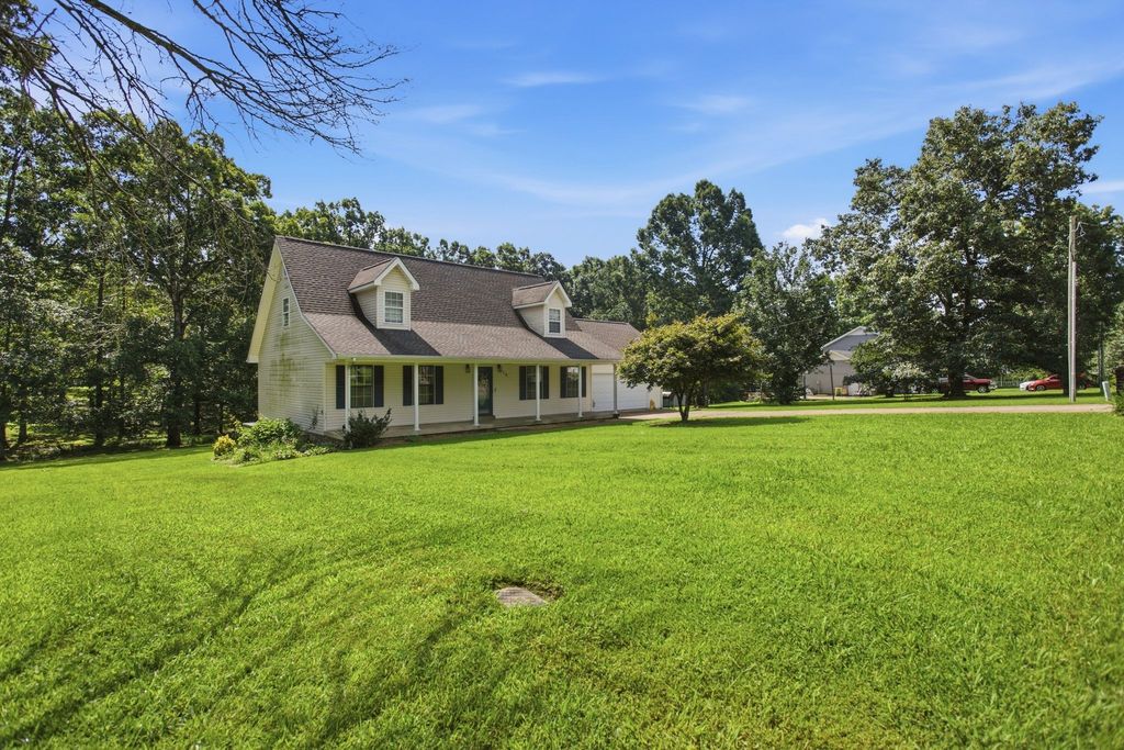 115 Pin Oaks Ln, Hohenwald, TN 38462