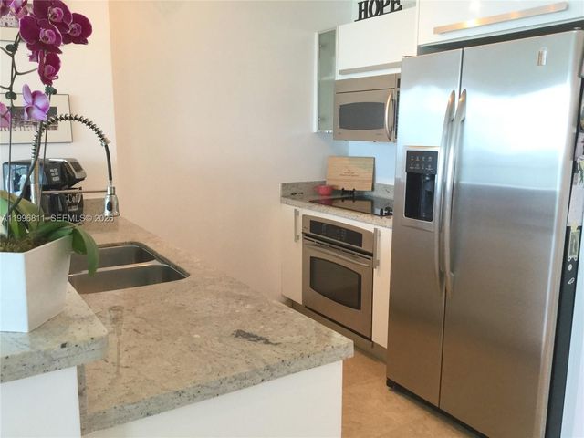 601 NE 36th St 1208, Miami, FL 33137